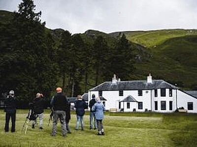 Look at the Birds: A Birdwatching Retreat